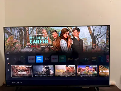 43-inch HISENSE Smart LED TV - Good Condition-Hisense 43 inch TV ,new only used 4 months.urgentsale