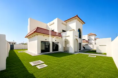 5BR Corner Villa | Park View|Spacious Family Home