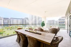 Oversized Terrace | Park View | Corner layout