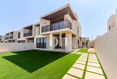 Larger Plot | Corner | Single Row | Vastu
