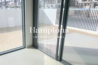 Single Row | Corner Unit | Large Plot | Brand New