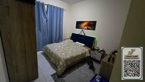 شقه للبيع غرفه و صاله و 2 حمام و بلكونه بابراج الامارات ماجيستك سي تاور مساحه 780 المطلوب 295000 مع باركينج.