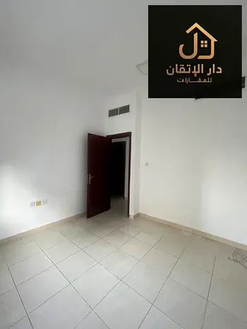 *غرفة وصالة للإيجار السنوي منطقة النباعة - 24,000 درهم*