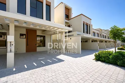 Corner Unit | Close to Lagoon | Maids Room