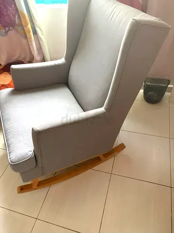 Comfortable swinging chair .Can be used for baby care too