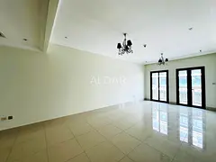 Massive size|Near Jss and Park| Vacant | 3 Baths