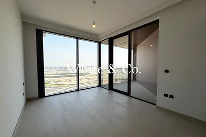 Corner unit | Vacant | Large Balcony |