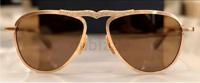 Gold-tone Aviator Sunglasses with Etched Bridge – Gently Used
