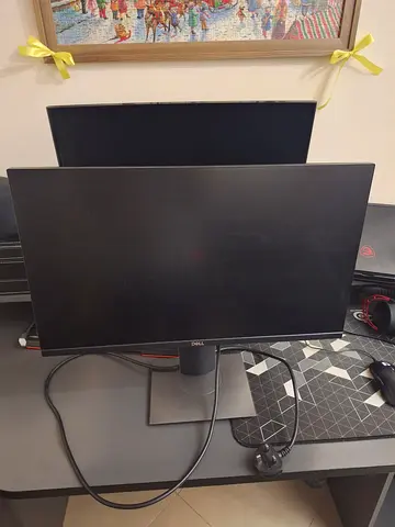 Dell P2419H 24" IPS Monitor - Height and rotation adjustable