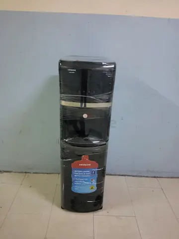 Bottom load water dispenser