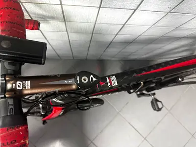Pinarello GAN Carbon Road Bike – Black/Red 🚴‍♂️
Used and in good condition. Lightweight carbon fram