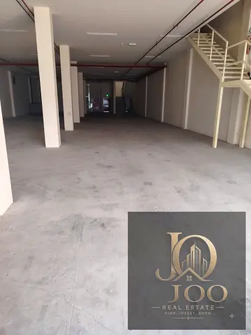 11450 قدم أم الثعوب مستودع 40 كيلوات 350 ألف جاهز لجميع الأنشطة موقع مميز