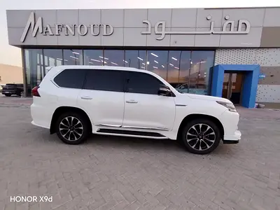 Pristine Lexus LX 570 Sport 2016 | GCC Specs | Low Mileage