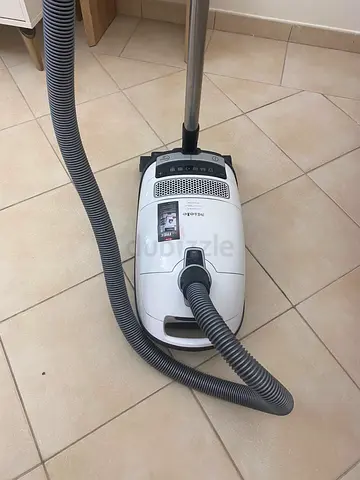 Miele C3 complete vacuum cleaner