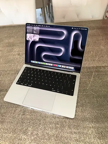 MacBook Pro M4 14 inch 1TB 24GB RAM with Apple Care Plus