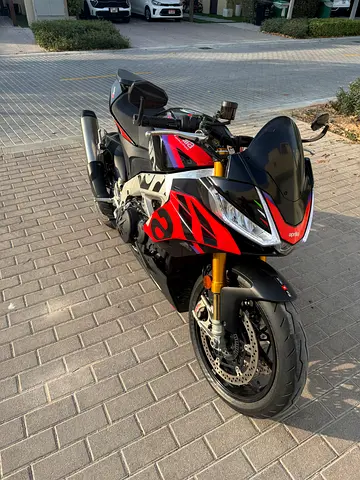 Aprilia Tuono V4 Factory 1100