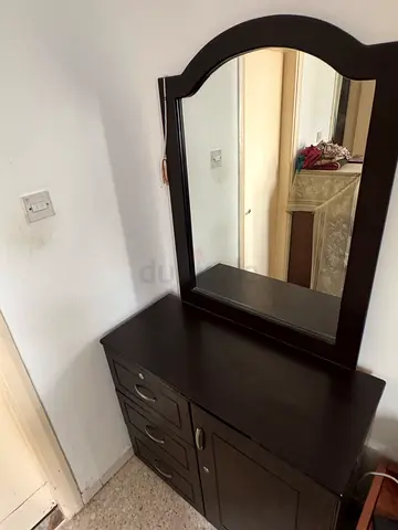 Brown Dresser table for sale