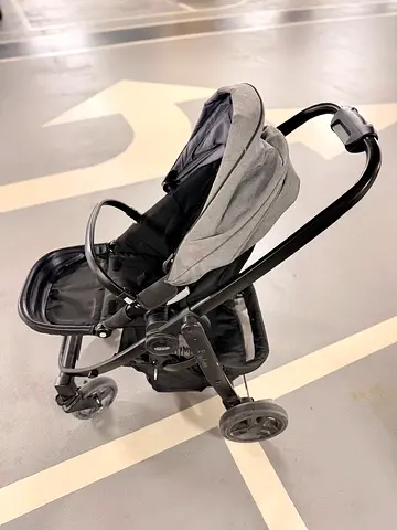 Graco Baby Stroller in Grey and Black