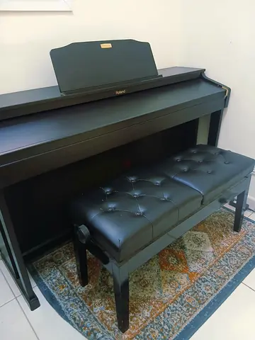 Roland HP404 Electric Upright Piano with Stool