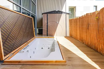 √Private Jacuzzi | Stunning Location | VACANT√