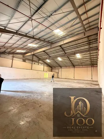Ready-to-Use Storage Warehouse in Umm Al Thoob | 7,000 Sq. Ft. | 20 KW Electricity | Bathroom | AED 210,000 Annual Rent