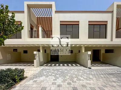 Spacious 3BR Townhouse | Family Community | Vacant