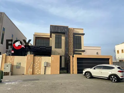 Villa with an annex and a covered swimming pool in the Al-Aliyah area. Features 3 master bedrooms with wardrobes. Asking price: AED 130,000 per year