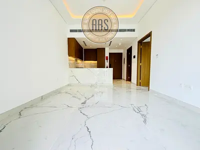 U shape kitchen •• chiller free •• spacious layout •• very hot offer •• Ready to move