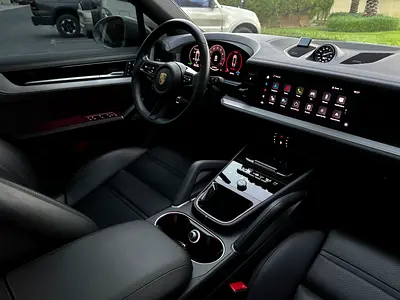 صورة 8 لـ 2024 Porsche CAYENNE