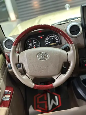 2016 Toyota LAND CRUISER 70 SERIES — миниатюра 11