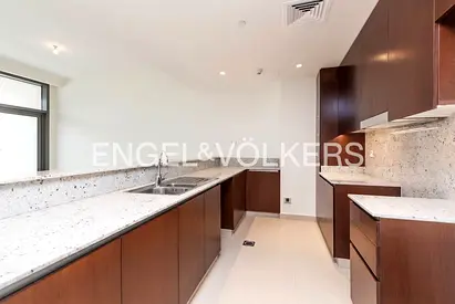 Mid Floor | Vacant | Large Private Terrace