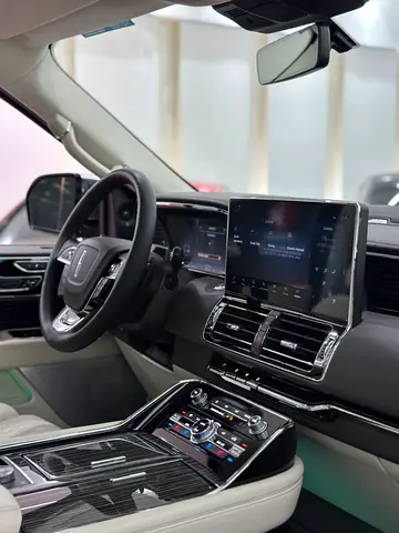 صورة مصغرة 11 لـ 2023 Lincoln NAVIGATOR