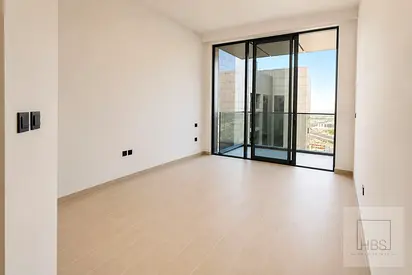CREEK VIEWS | MODERN STUDIO | PRIME LOCATION