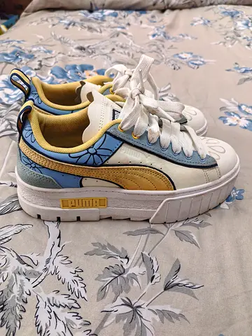 Original PUMA Mayze Platform sneakers, floral edition. Worn only 1 time, like new!Size 36 Condition: