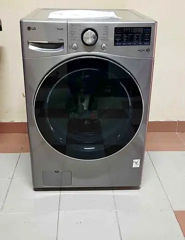 LG 13 kg washing and 8 kg dryer 2ni 1 like new condition