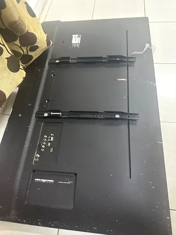 49 inch broken screen tv for urgent sale