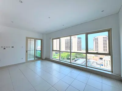 Bright Studio | Great Location | Vacant