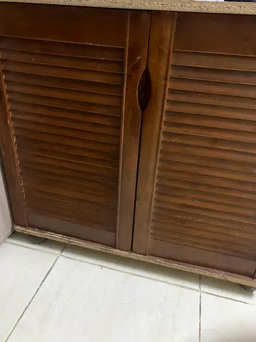 Shoe rack with 4 shelves