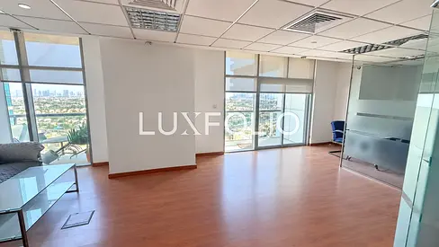 VACANT | PARTLY FURNISHED | FITTED