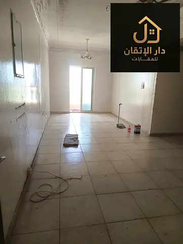 فرصة ذهبية للإيجار شقة غرفة وصالة منطقة القليعة تصديق العقد على المالك