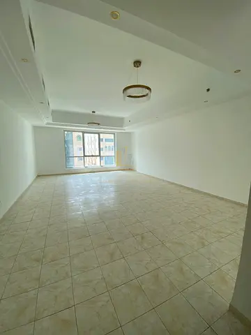 🏡 فرصة مميزة للبيع في برج الدانة – المجاز، الشارقة