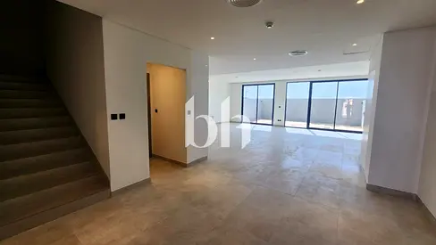 Townhouse | For rent| Mid Unit| California Village