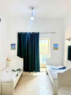 Executive ladies bed space for rent near burjman mall and metro station rent 1200 including all