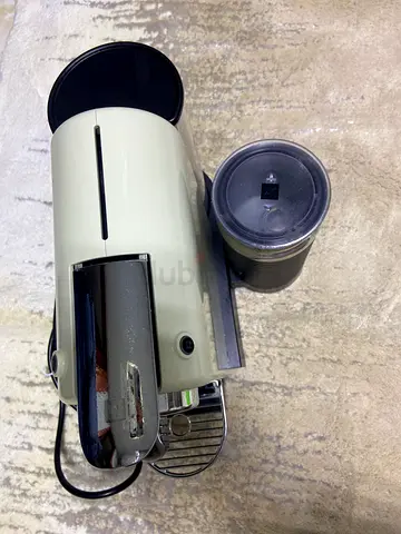 Used Nespresso-style Capsule Coffee Machine with Milk Frother - Works Fine type D122