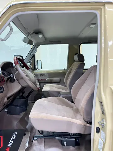 2016 Toyota LAND CRUISER 70 SERIES — миниатюра 15