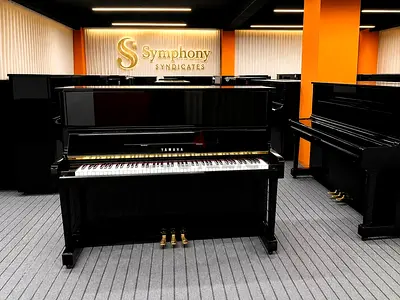 Yamaha U1H Upright Piano – Elegant Black Finish