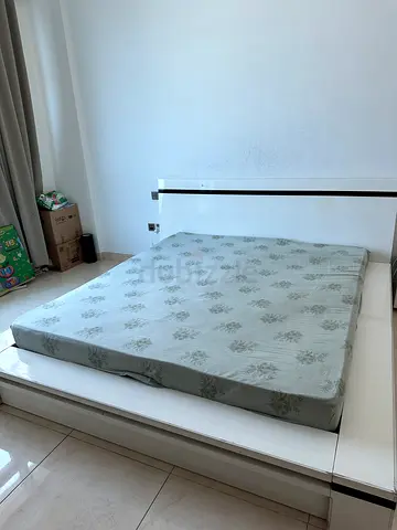 King size Bed + mattress