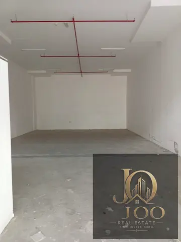 مساحة عملية قريبة من كل الخدمات | مستودع 3,000 قدم² مع ميزانين | الصناعية 1 – عجمان | 25 KW | 120,000 درهم