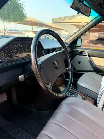 صورة 8 لـ 1991 Mercedes-BENZ E-CLASS