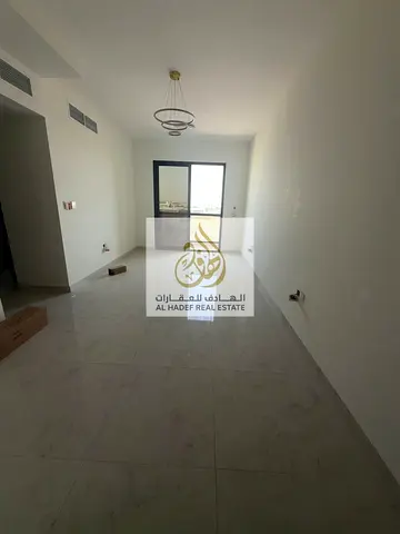 الروضه 3 مقابل سيتي سنتر اول ساكن علي شارع الشيخ خليفه مباشر